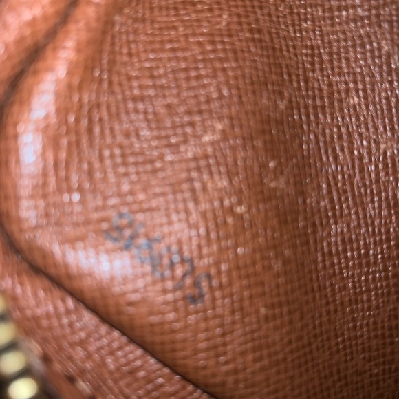 Louis Vuitton Monogram Canvas Marly Dragonne GM Wristlet Clutch/ Cosmetic Bag - Picture 7 of 8